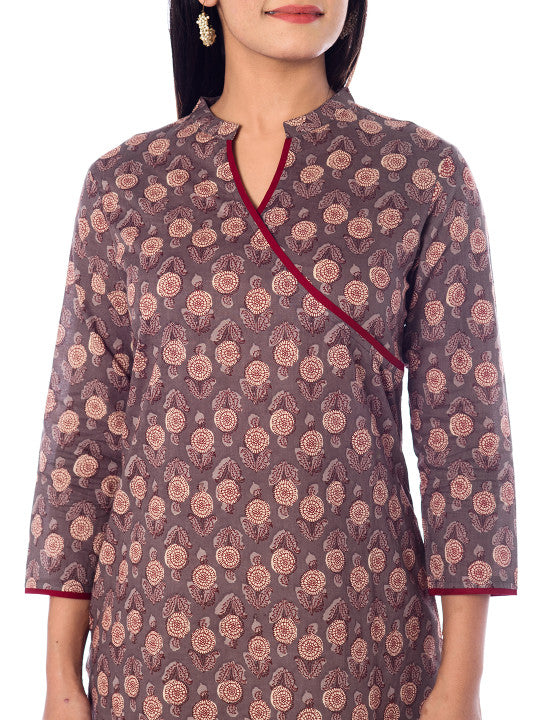 anayna Women Taupe & Red Printed Straight Kurta