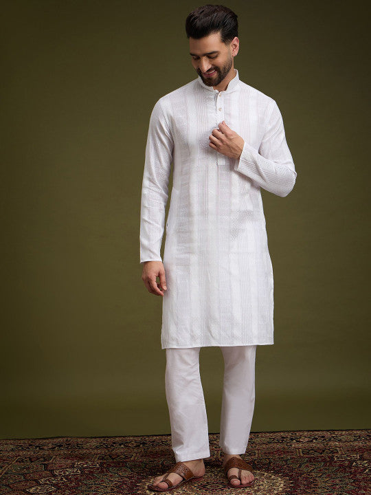 White Geometric Embroidred Mandarin Collar Pure Cotton Straight Kurta