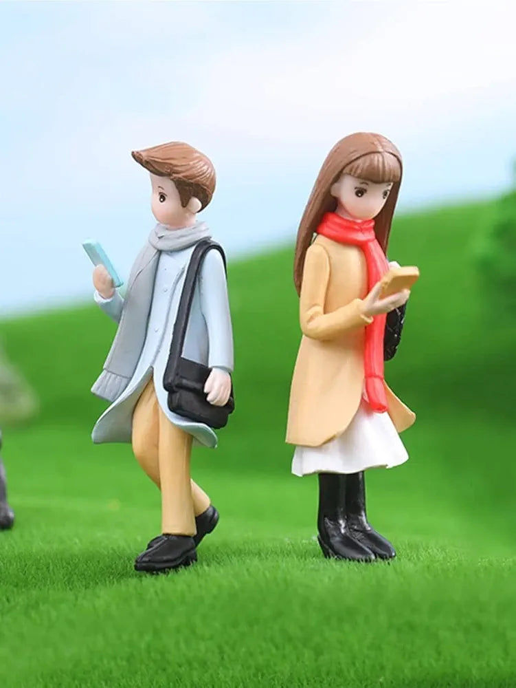 SATYAM KRAFT 2 Couple Resin Set Couple Miniature Romantic Showpiece | Gift for Him/Her, Mother's Day, Girlfriend, Boyfriend, Wife, Husband, Lover | Wedding Cake Topper, Home and Bedroom Decor