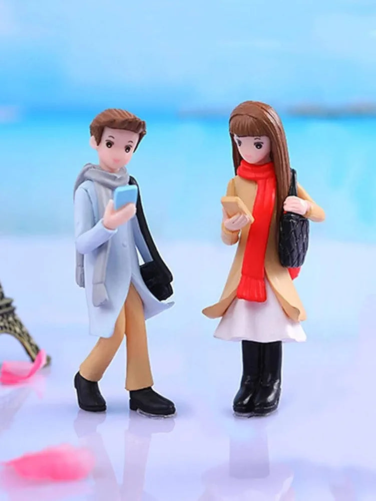 SATYAM KRAFT 2 Couple Resin Set Couple Miniature Romantic Showpiece | Gift for Him/Her, Mother's Day, Girlfriend, Boyfriend, Wife, Husband, Lover | Wedding Cake Topper, Home and Bedroom Decor