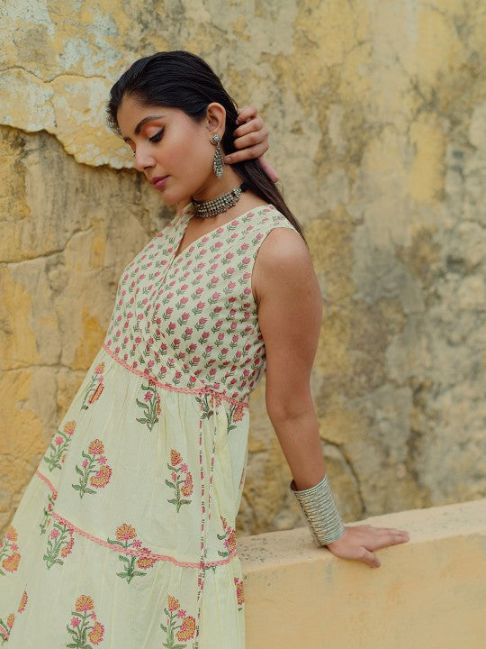 Women Cream-Coloured & Pink Tiered Printed Kurta with Palazzos