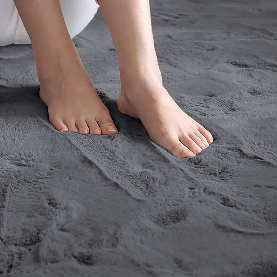 LUXE HOME INTERNATIONAL Ruffle Floor Rug Rabbit Fur 1000 GSM Living Room Foot Mats Anti Skid Water Absorbent Easy Machine Washable Rectangular Rug for Bedroom|Floor|4 X 6 Ft|Grey|Pack of 1