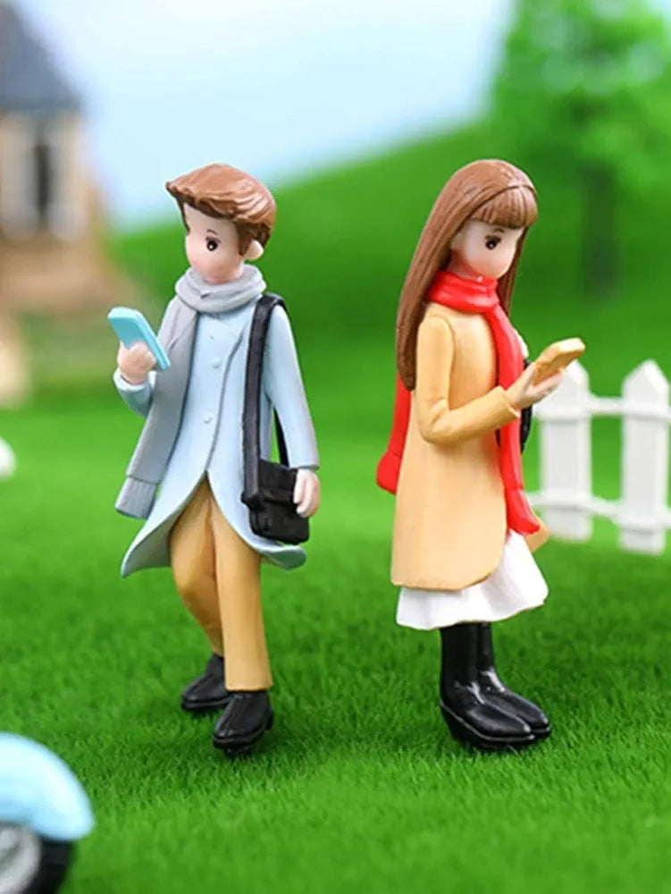 SATYAM KRAFT 2 Couple Resin Set Couple Miniature Romantic Showpiece | Gift for Him/Her, Mother's Day, Girlfriend, Boyfriend, Wife, Husband, Lover | Wedding Cake Topper, Home and Bedroom Decor