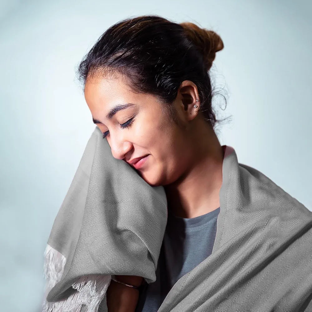 HEELIUM 100% Bamboo Bath Towel | Ultra Soft & Lightweight | Highly Absorbent & Fast Drying Turkish Towel for Bath | 150 x 75 cm