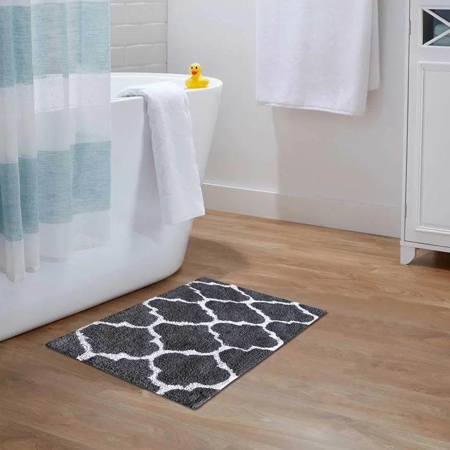 THE HOME TALK Cotton Bathmats | Water Absorbent Runners | Quatrefoil Design Rugs | Floor Mats for Kitchen, Bathroom & Sink | Ultra Soft Mats | Non-Slip | Pack of 1 | 40 x 60cm | Dark Grey Store