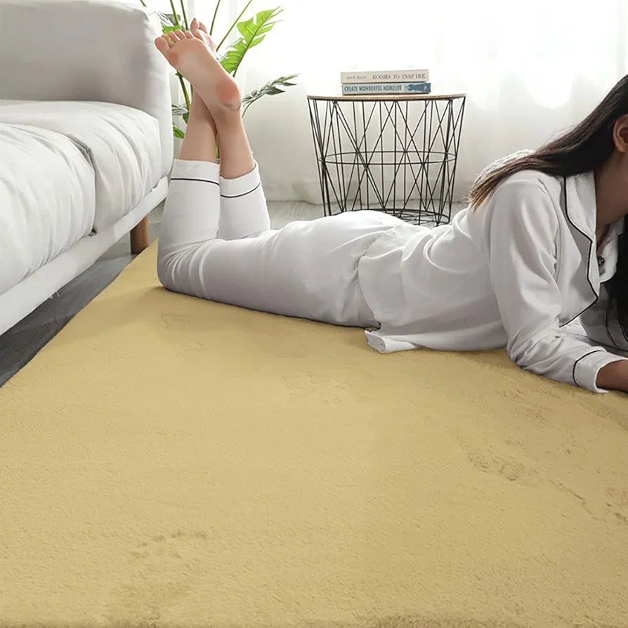 LUXE HOME INTERNATIONAL Ruffle Floor Rug Rabbit Fur 1000 Gsm Living Room Foot Mats Anti Skid Water Absorbent Easy Machine Washable Rectangular Rug For Bedroom|Floor|4 X 6 Ft|Gold|Pack Of 1