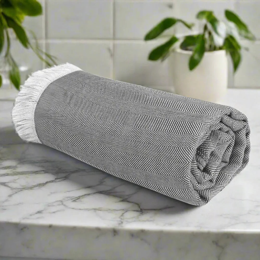 HEELIUM 100% Bamboo Bath Towel | Ultra Soft & Lightweight | Highly Absorbent & Fast Drying Turkish Towel for Bath | 150 x 75 cm