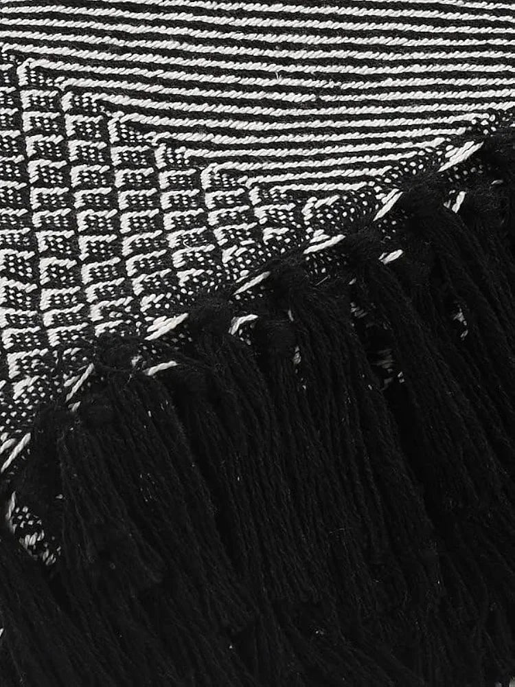 SASHAA WORLD Soft Cotton Throw Blanket | Throw for Living Room, Sofa, Bed, Chair, Picnic & Used for Gift | Black, 160x130 cm
