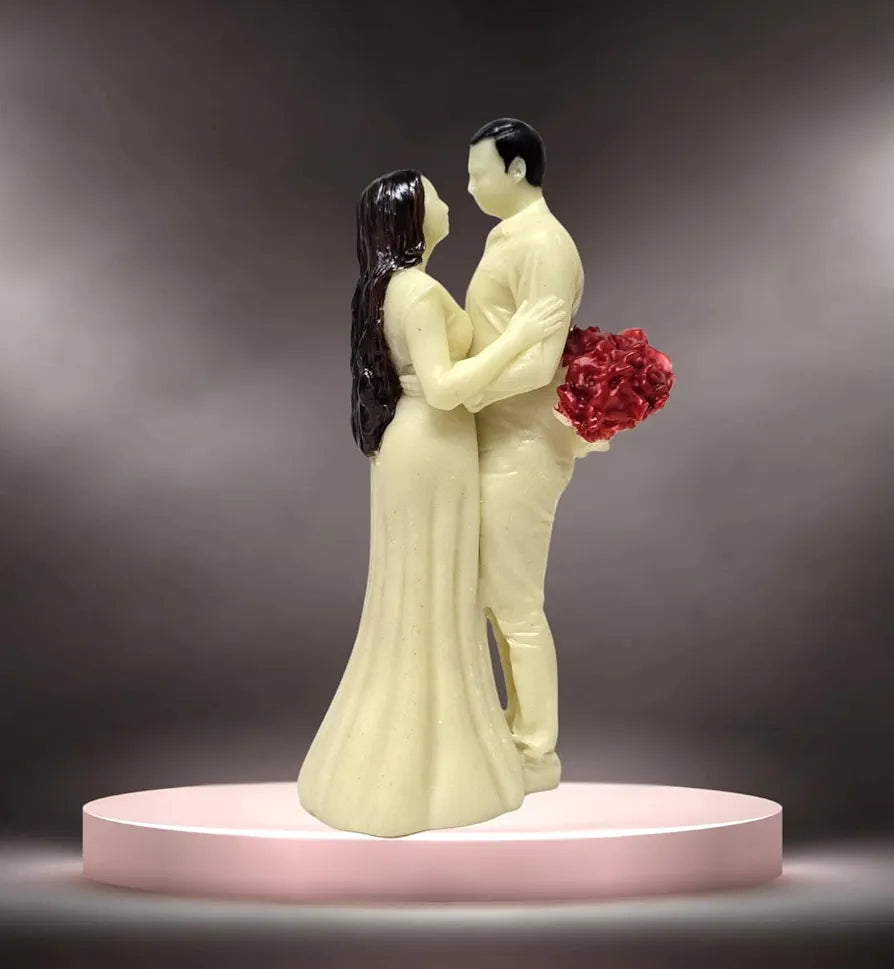 Gold Art India Couple Figurine Ivory Finish Shining Red Flower Bouquet | Romantic Gift for Anniversary, Wedding & Valentine’s Day | Elegant Home & Office Décor