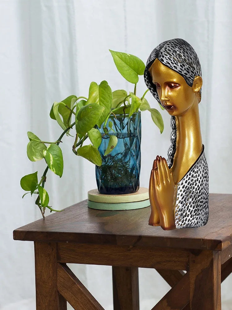 Zart Polyresin Welcome Lady Showpiece for Home and Office Decor - Perfect for Shelves 