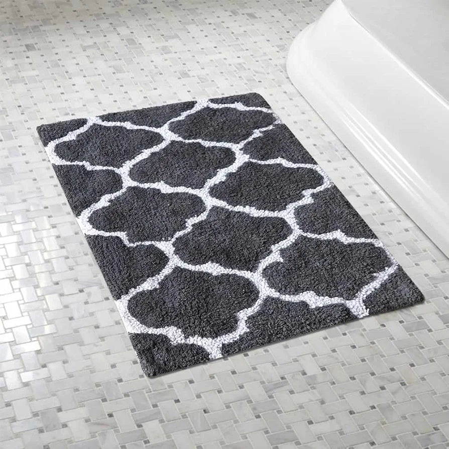 THE HOME TALK Cotton Bathmats | Water Absorbent Runners | Quatrefoil Design Rugs | Floor Mats for Kitchen, Bathroom & Sink | Ultra Soft Mats | Non-Slip | Pack of 1 | 40 x 60cm | Dark Grey Store