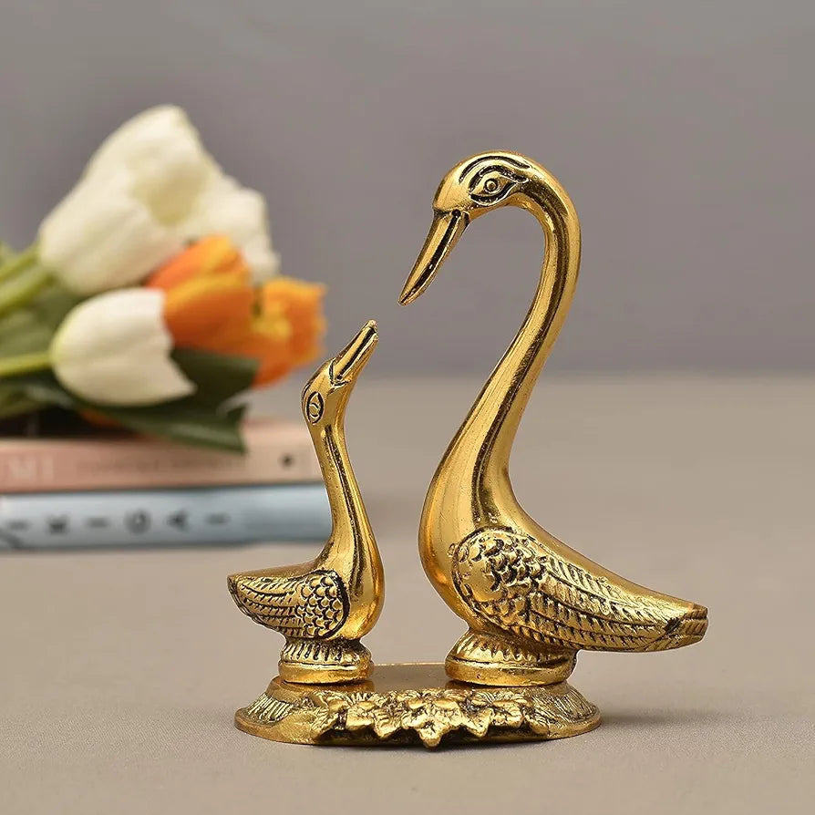 Chhariya Crafts Metal Pair of Kissing Duck Love Bird Metal Gift Item for Home and Office Decorative Showpiece - 12 cm 