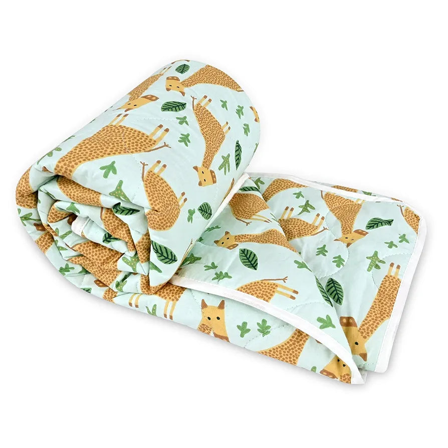 Divine Casa 120 GSM Cotton Single Kids Comforter | Soft & Lightweight All-Season Blanket | Cozy Bedding for Kids | Breathable & Skin-Friendly Fabric | 135 x 100 cm, Misty Jade