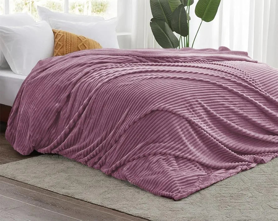 Pencil Pattern Flannel Fleece Sherpa Blanket – 220 x 150 cm, Soft, Plush, Fluffy Season/AC and Mild Winter Reversible Blanket - Single Bed 
