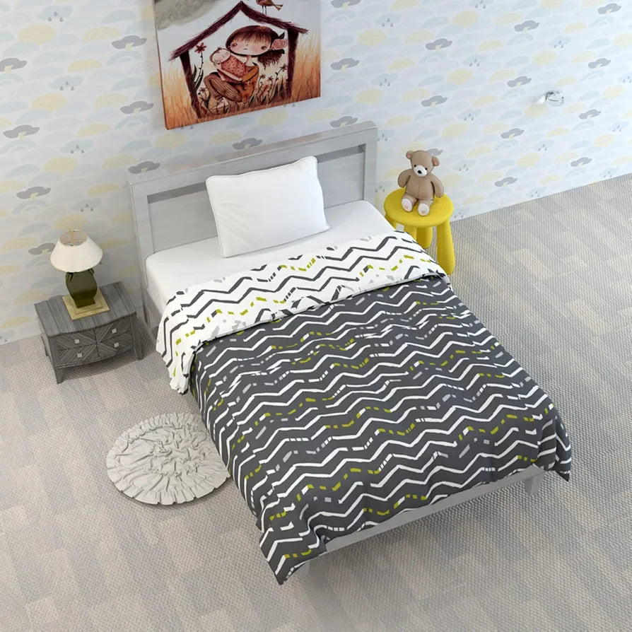 Divine Casa 120 GSM Microfiber Reversible Kids Single Bed Comforter | Ultra-Soft Toddler Blanket | Lightweight & Cozy | All-Season Bedding for Babies & Kids | 135 x 100 cm, Slate