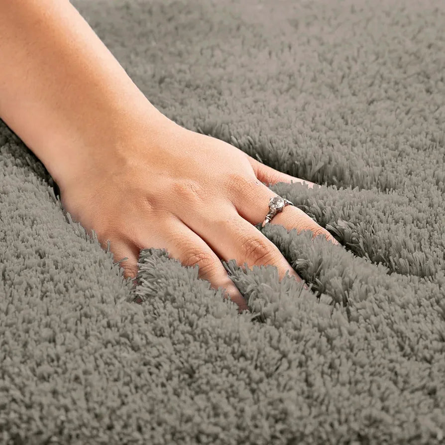 LUXE HOME INTERNATIONAL Microfiber Runner Super Soft Non Slip Vegas Rugs For Bedroom  Pack Of 1