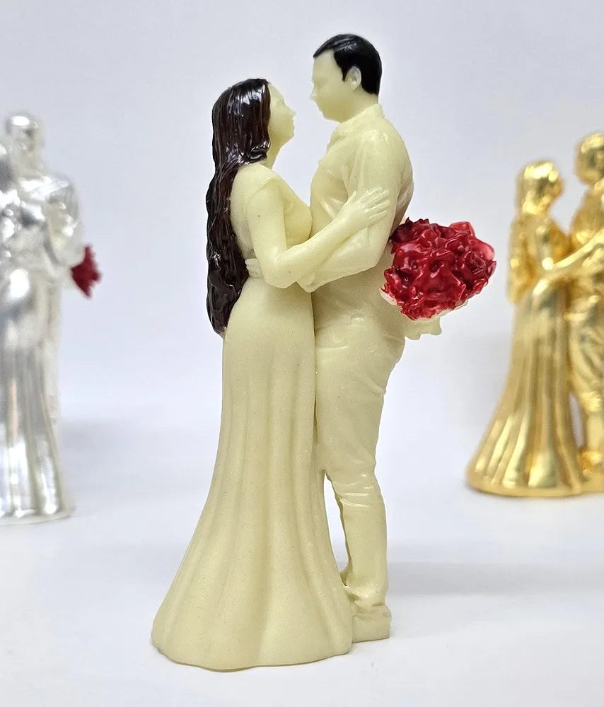 Gold Art India Couple Figurine with Ivory Finish Red Flower Bouquet | Romantic Gift for Anniversary, Wedding & Valentine’s Day | Home & Office Décor