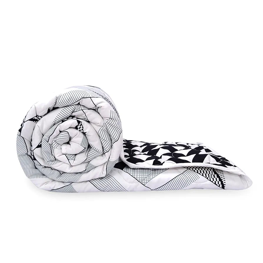 Divine Casa 120 GSM Microfiber Single Bed Comforter | Soft & Lightweight Reversible AC Blanket | All-Season 3-Layered Quilt | 230 x 140 cm, Black Bean