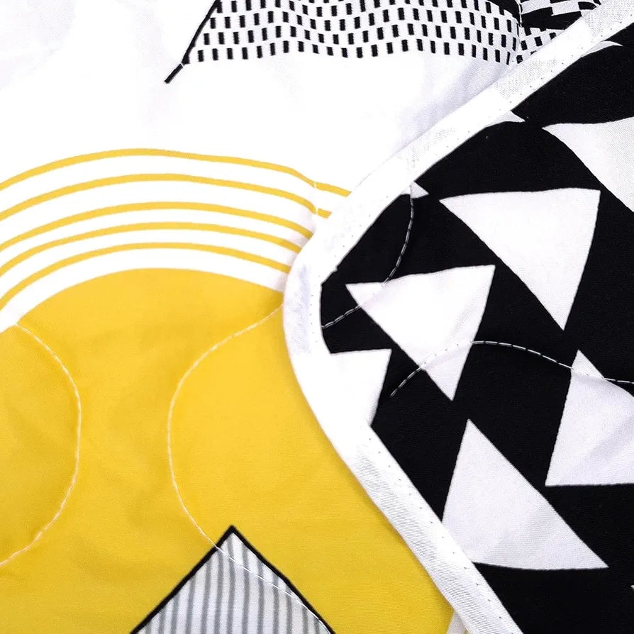 Divine Casa Microfiber 150 GSM Reversible Double Bed Comforter | Ultra Soft & Lightweight Blanket | Cozy & Breathable for All-Weather | 254 x 230 CM, Black Bean