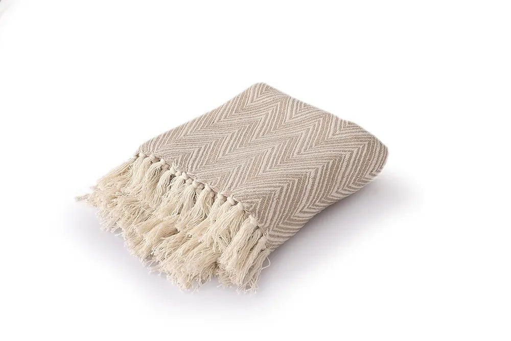 SASHAA WORLD Zig-Zag Patterned Beige Ivory Woven Throw | Ideal for Living Room, Sofa, Bed, and Chair | 130X180 Cm