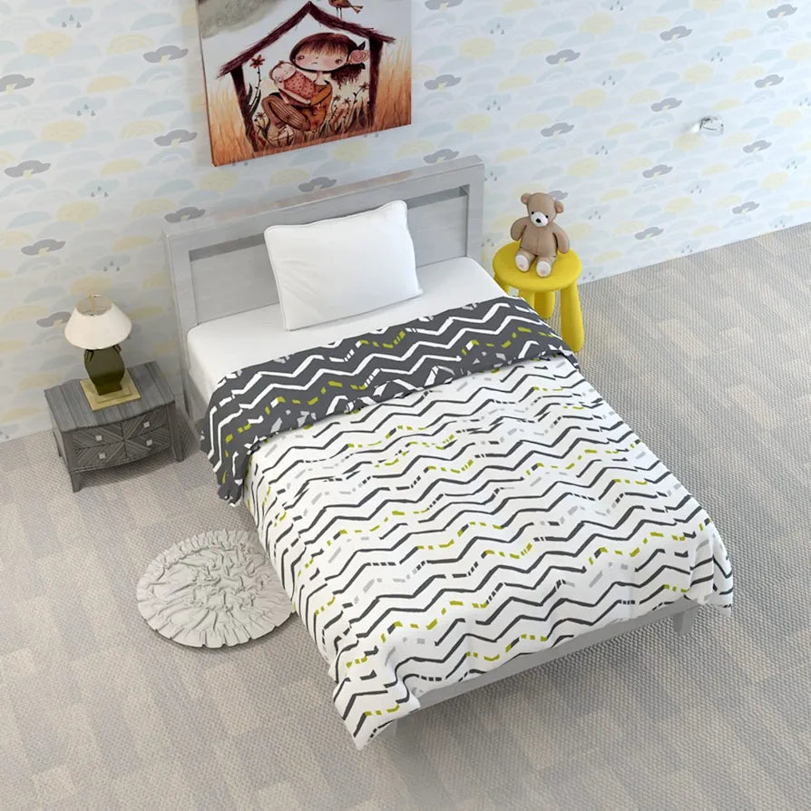 Divine Casa 120 GSM Microfiber Reversible Kids Single Bed Comforter | Ultra-Soft Toddler Blanket | Lightweight & Cozy | All-Season Bedding for Babies & Kids | 135 x 100 cm, Slate