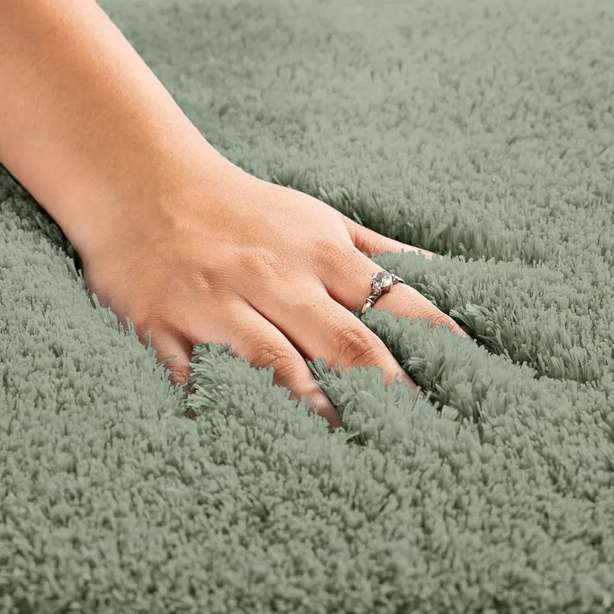 LUXE HOME INTERNATIONAL Microfiber Runner Super Soft Non Slip Vegas Rugs For Bedroom  Pack Of 1