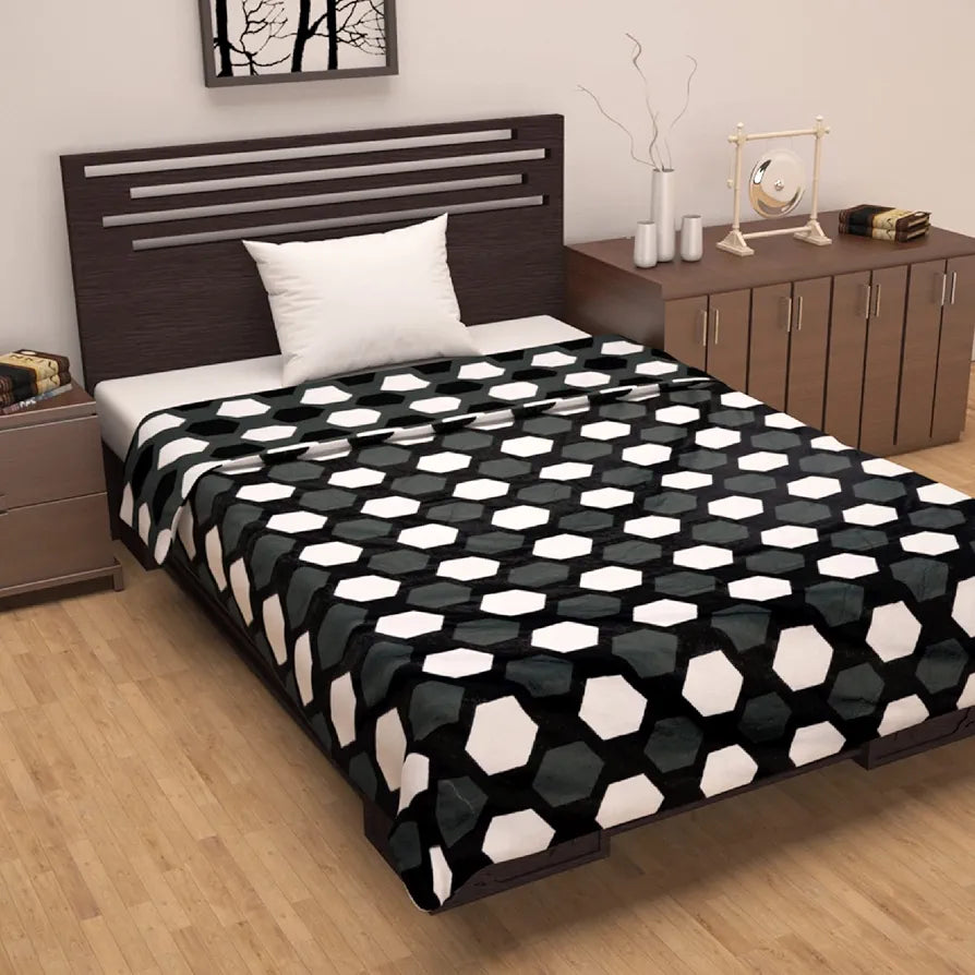 Divine Casa TC - 120 Printed Three-Layer Cotton Cambric Reversible AC Dohar Blanket for Single Bed Soft, Lightweight, Tawny Olive & Trigonal Design