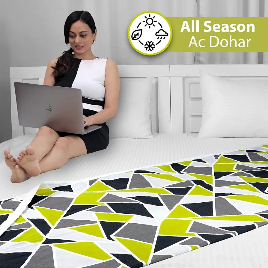 Divine Casa Emeraled 100% Cotton 120 GSM Reversible Triangle Geometric Printed Single Bed AC Dohar Blanket for Mild Winter_Jolly Green| TC - 144