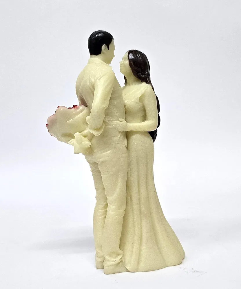 Gold Art India Couple Figurine with Ivory Finish Red Flower Bouquet | Romantic Gift for Anniversary, Wedding & Valentine’s Day | Home & Office Décor