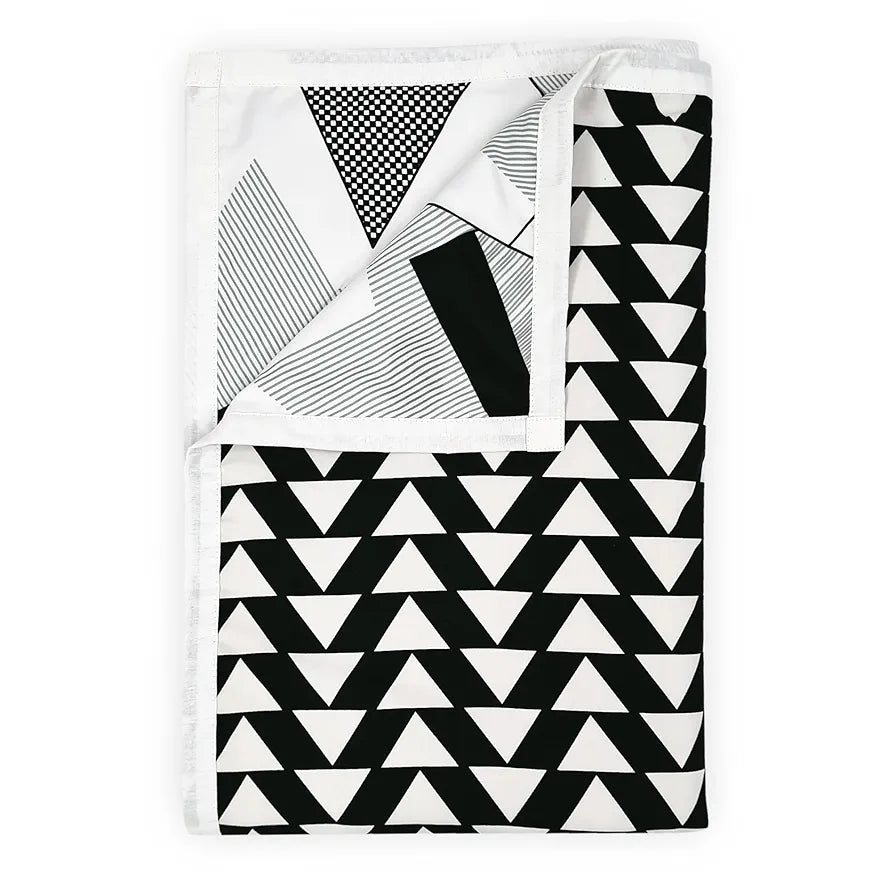 Divine Casa 120 GSM Microfiber Single Dohar | Soft & Lightweight Throw Blanket | Cozy & Breathable | All-Season Comfort | 210 x 140 CM | Geometric Triangles Pattern | Black & White