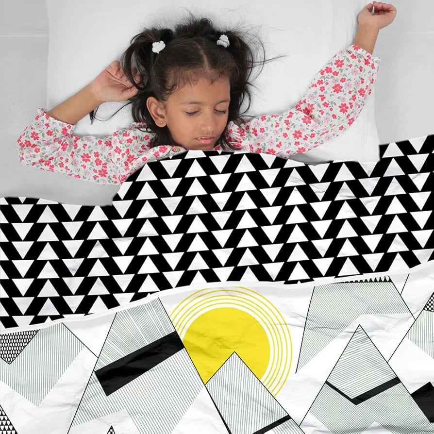 Divine Casa 120 GSM Microfiber Single Kids Dohar  | Soft & Lightweight Throw Blanket | Cozy & Breathable | All-Season Comfort | 140 x 100 CM | Geometric Triangles Pattern | Black & White