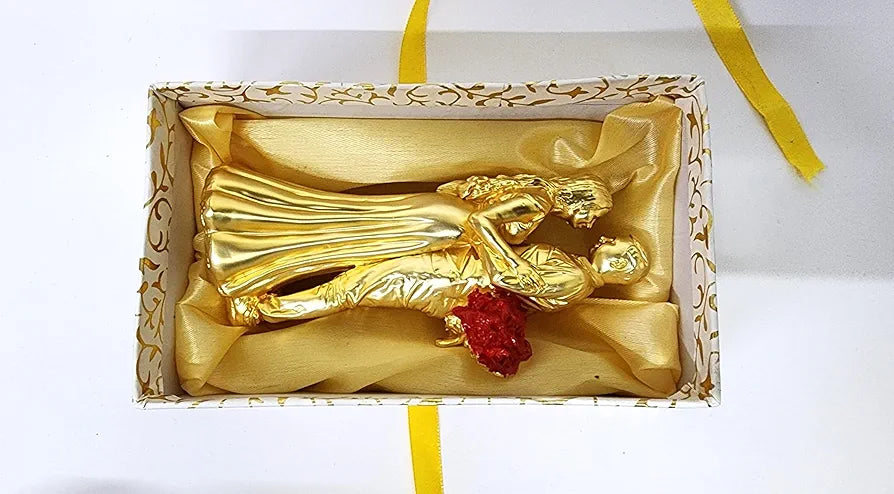 Gold Art India Couple Figurine Gold-Plated Matte Finish | Romantic Home & Office Décor | Valentine Gift for Girlfriend & Boy Friend | Anniversary, Wedding Gift