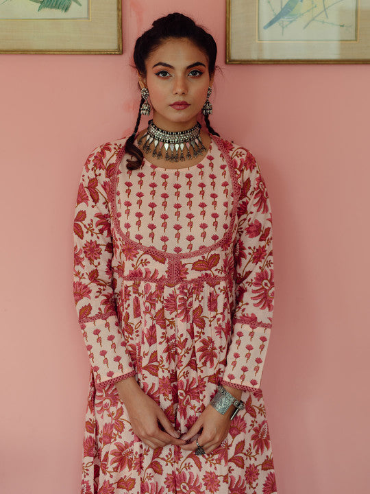 anayna Women Pink Printed Kurta with Trousers