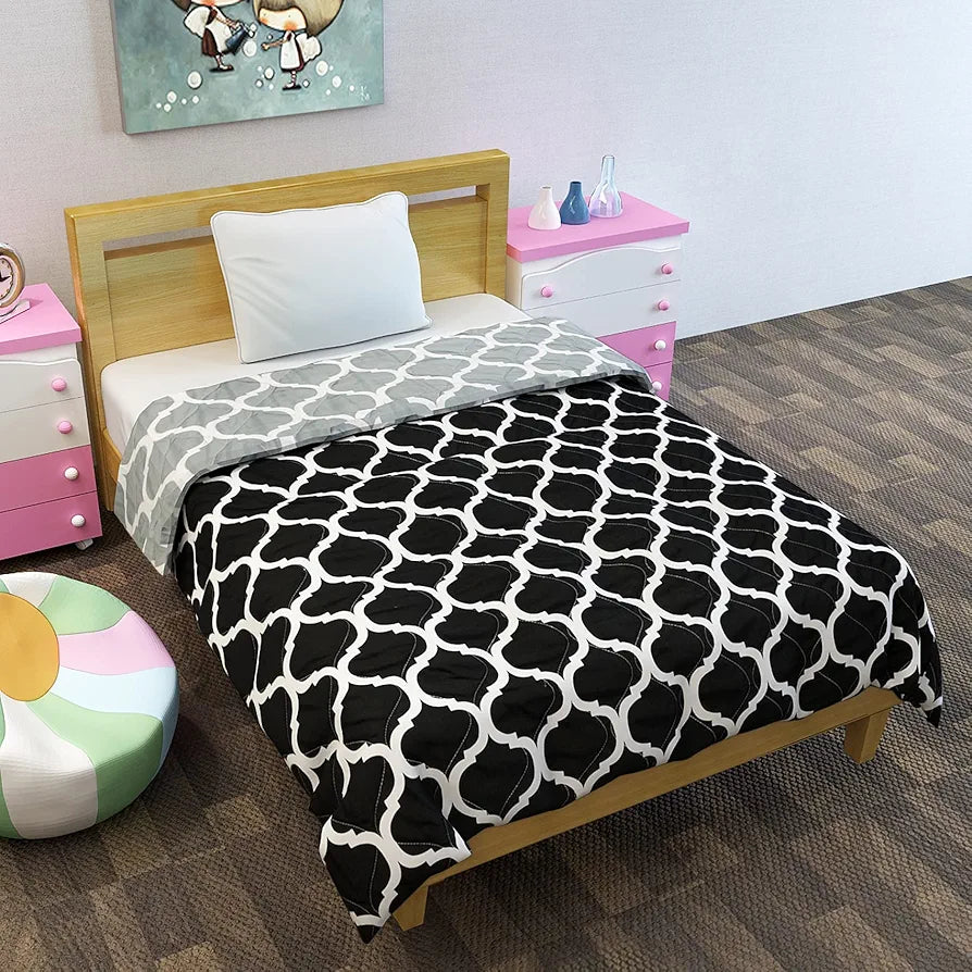 Divine Casa 120 GSM Microfiber Reversible Kids Single Bed Comforter | Ultra-Soft Toddler Blanket | Lightweight & Cozy | All-Season Bedding for Babies & Kids | 135 x 100 cm, Caviar