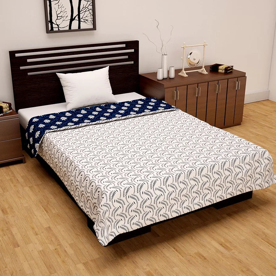 Divine Casa Printed Microfiber 120 GSM Reversible Dohar Blanket for Single Bed | Lightweight AC Blanket, Navy Blue & White, 140 x 210 cm