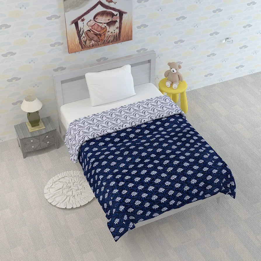Divine Casa 120 GSM Microfiber Reversible Kids Single Bed Comforter | Ultra-Soft Toddler Blanket | Lightweight & Cozy | All-Season Bedding for Babies & Kids | 135 x 100 cm, Medieval Blue