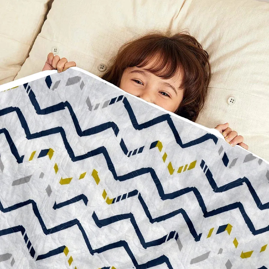 Divine Casa 120 GSM Microfiber Reversible Kids Single Bed Comforter | Ultra-Soft Toddler Blanket | Lightweight & Cozy | All-Season Bedding for Babies & Kids | 135 x 100 cm, Blueprint