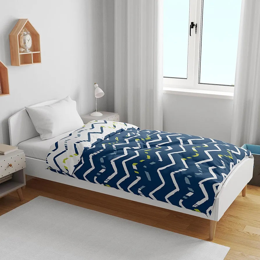 Divine Casa 120 GSM Microfiber Single Kids Dohar  | Soft & Lightweight Throw Blanket | Cozy & Breathable | All-Season Comfort | 140 x 100 CM | Zig-Zag Pattern | Blueprint