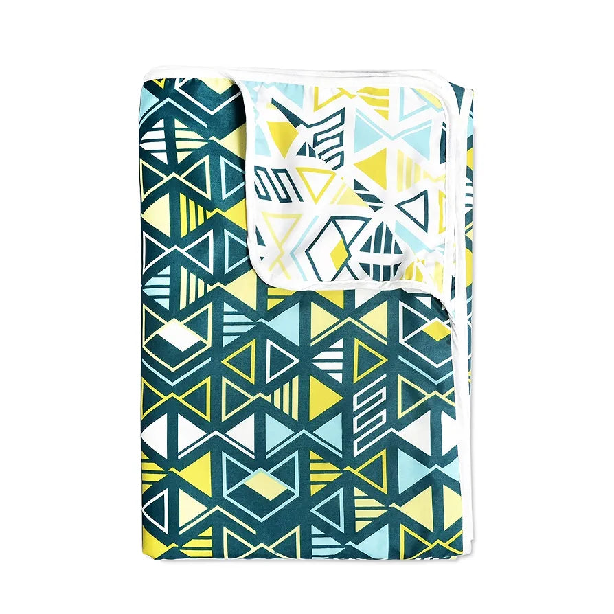 Divine Casa 120 GSM Microfiber Double Dohar | Soft & Lightweight Throw Blanket | Cozy & Breathable | All-Season Comfort | 220 x 205 CM | Geometric Maze Pattern | Teal Green & White