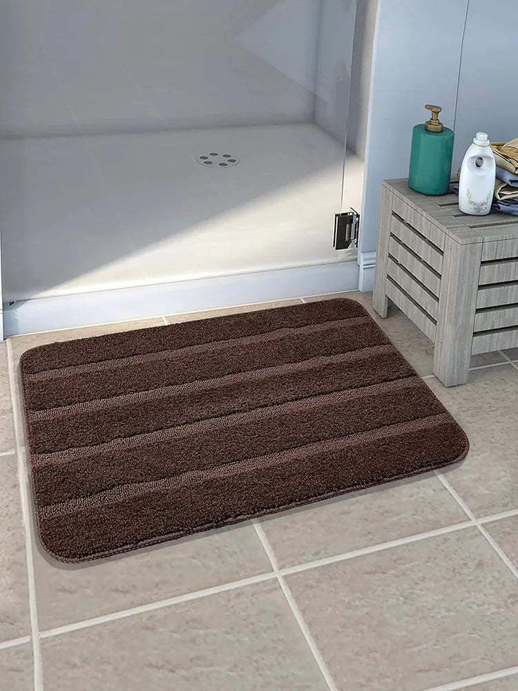Saral Home Microfiber Soft Anti Slip Water Absorbent Door Mat | Bath Mat with Rubber Bottom | Soft & Super Absorbent Mats for Shower | Quick-Drying Mats for Kitchen Bathroom|Set of 2