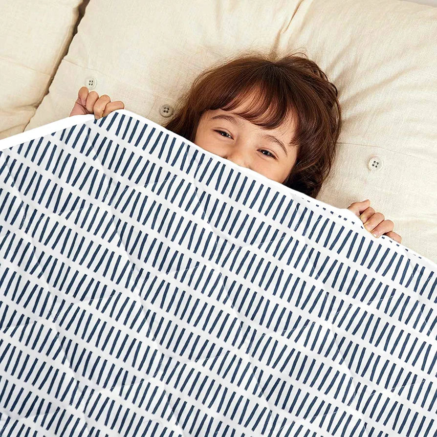 Divine Casa 120 GSM Microfiber Reversible Kids Single Bed Comforter | Ultra-Soft Toddler Blanket | Lightweight & Cozy | All-Season Bedding for Babies & Kids | 135 x 100 cm, Blue Mirage