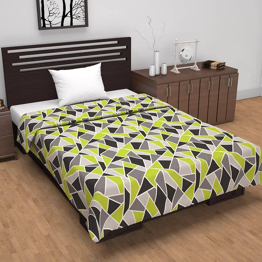 Divine Casa Emeraled 100% Cotton 120 GSM Reversible Triangle Geometric Printed Single Bed AC Dohar Blanket for Mild Winter_Jolly Green| TC - 144