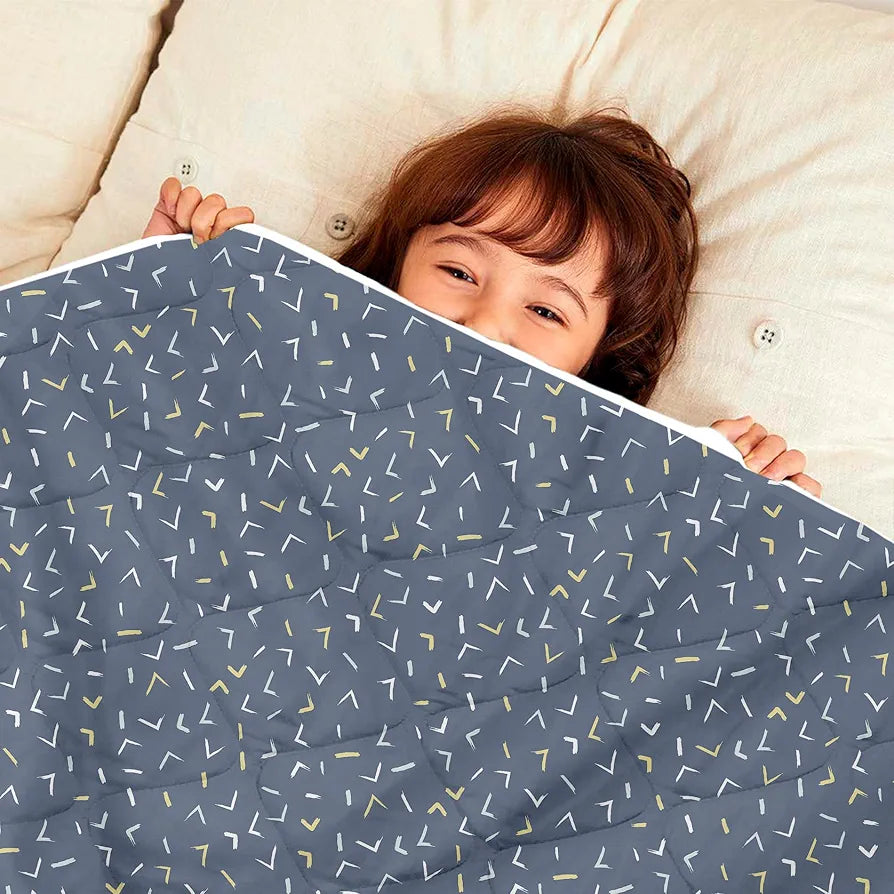 Divine Casa 120 GSM Microfiber Reversible Kids Single Bed Comforter | Ultra-Soft Toddler Blanket | Lightweight & Cozy | All-Season Bedding for Babies & Kids | 135 x 100 cm, Navy Blue