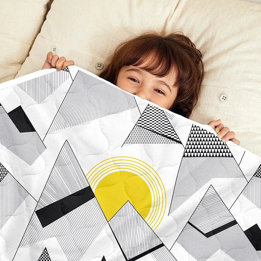 Divine Casa 120 GSM Microfiber Reversible Kids Single Bed Comforter | Ultra-Soft Toddler Blanket | Lightweight & Cozy | All-Season Bedding for Babies & Kids | 135 x 100 cm, Dark Sapphire