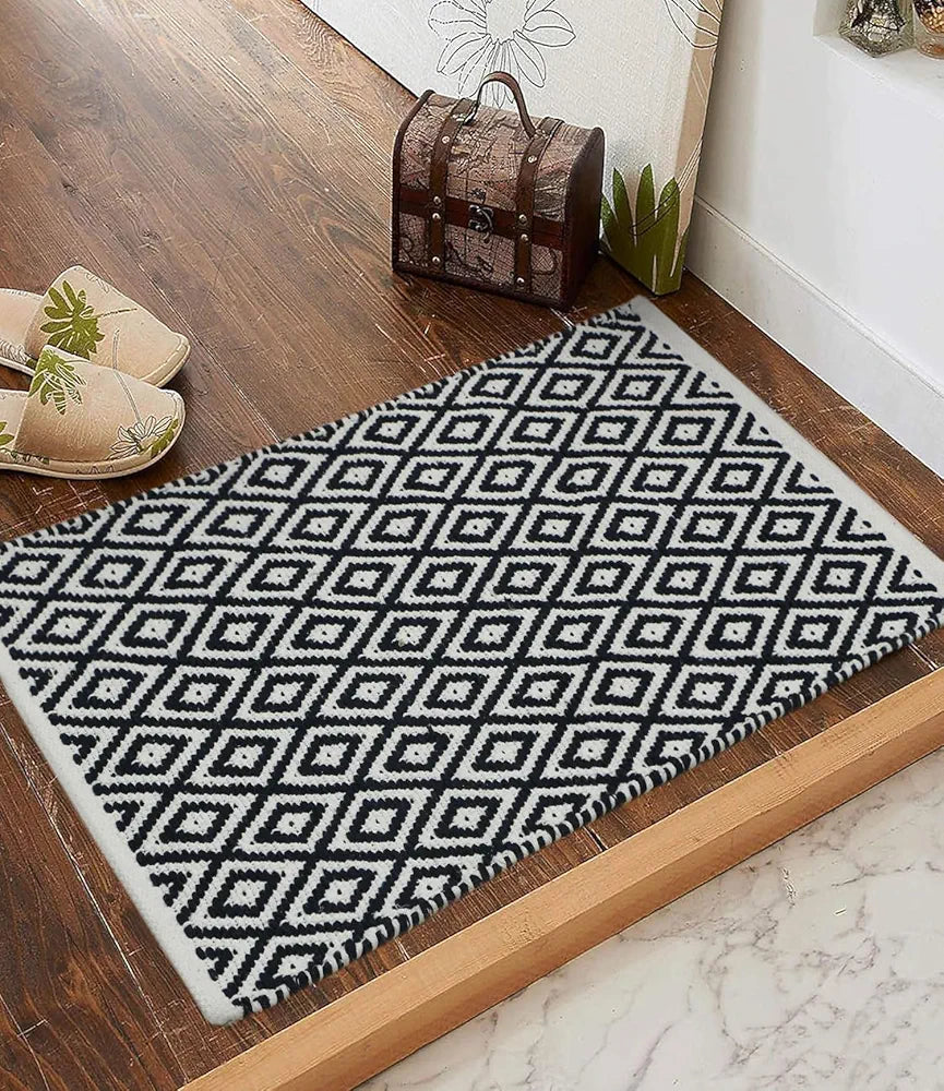 THE HOME TALK Weaved Cotton Rectangular Carpets | Contemporary Decorators | Area Rugs for Bedroom, Center Table, Living Room, Drawing Room, Hall | Machine Washable | 50 X 80 Cm | Navy