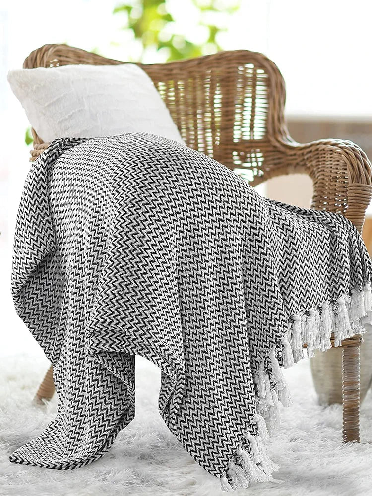 SASHAA WORLD Chevron Throw Blanket Handwoven with Fringes | Throw for Living Room, Bed, XL Sofa & Chair | Black Throw Blanket | 170x250 cm Pack of 1