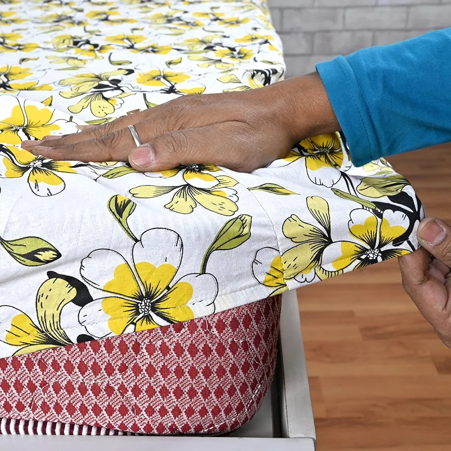 Divine Casa Floret 100% Cotton King Fitted Bedsheet | 144 TC | Deep Pocket Design | Soft & Breathable Fabric | Durable & Easy Care | 200 x 185 + 25 CM, Daffodil Yellow