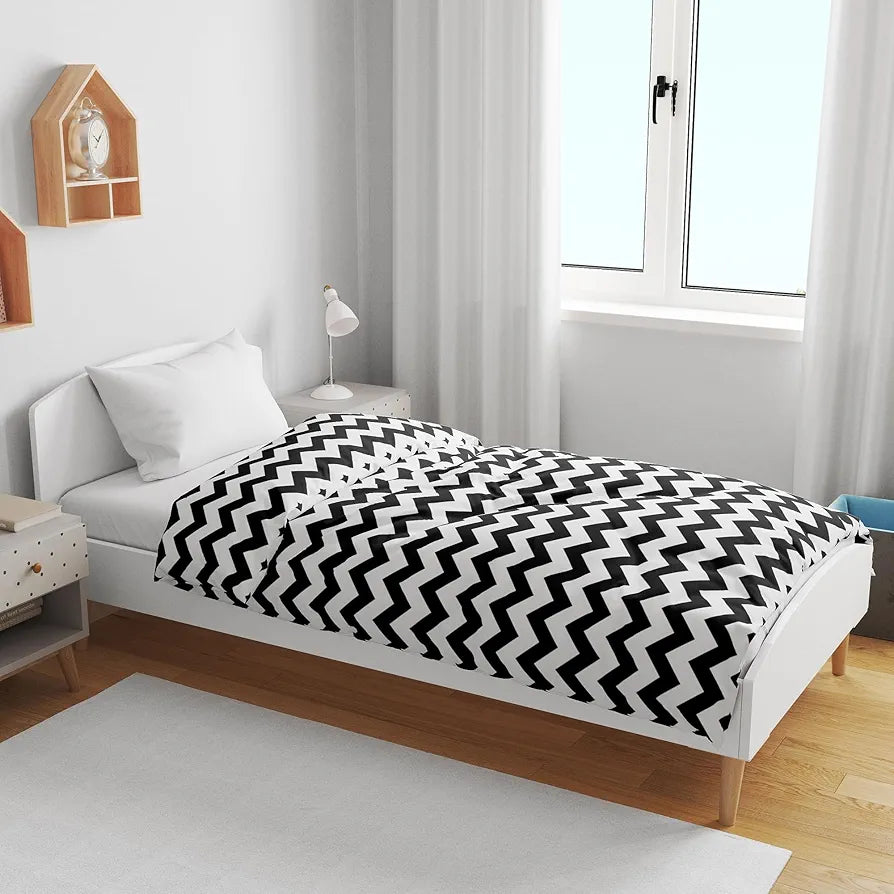 Divine Casa 120 GSM Microfiber Single Kids Dohar  | Soft & Lightweight Throw Blanket | Cozy & Breathable | All-Season Comfort | 140 x 100 CM | Zig-Zag Pattern | Anthracite