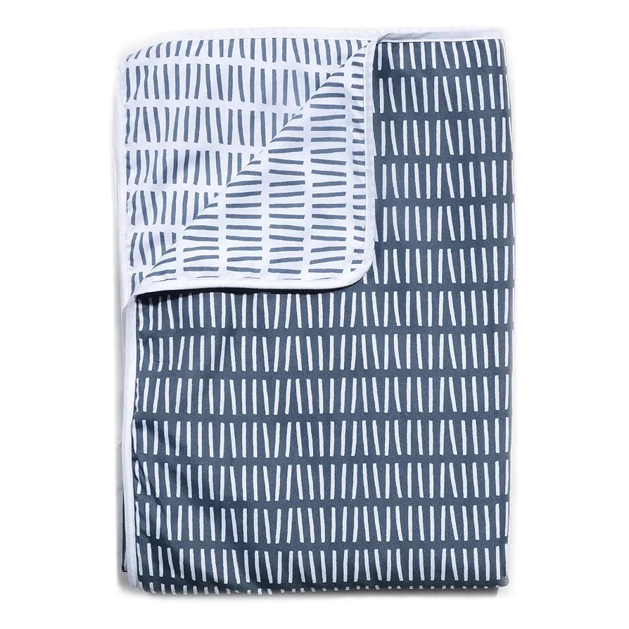 Divine Casa 120 GSM Microfiber Double Dohar | Soft & Lightweight Throw Blanket | Cozy & Breathable | All-Season Comfort | 220 x 205 CM | Craggy Lines Pattern | Blue Mirage