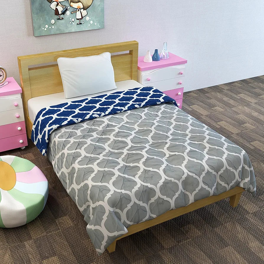 Divine Casa 120 GSM Microfiber Reversible Kids Single Bed Comforter | Ultra-Soft Toddler Blanket | Lightweight & Cozy | All-Season Bedding for Babies & Kids | 135 x 100 cm, Deep Blue